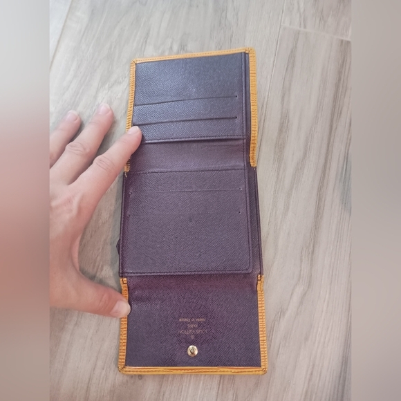 LOUIS VUITTON Epi Bifold  Wallet Marco  Yellow - Picture 6 of 9